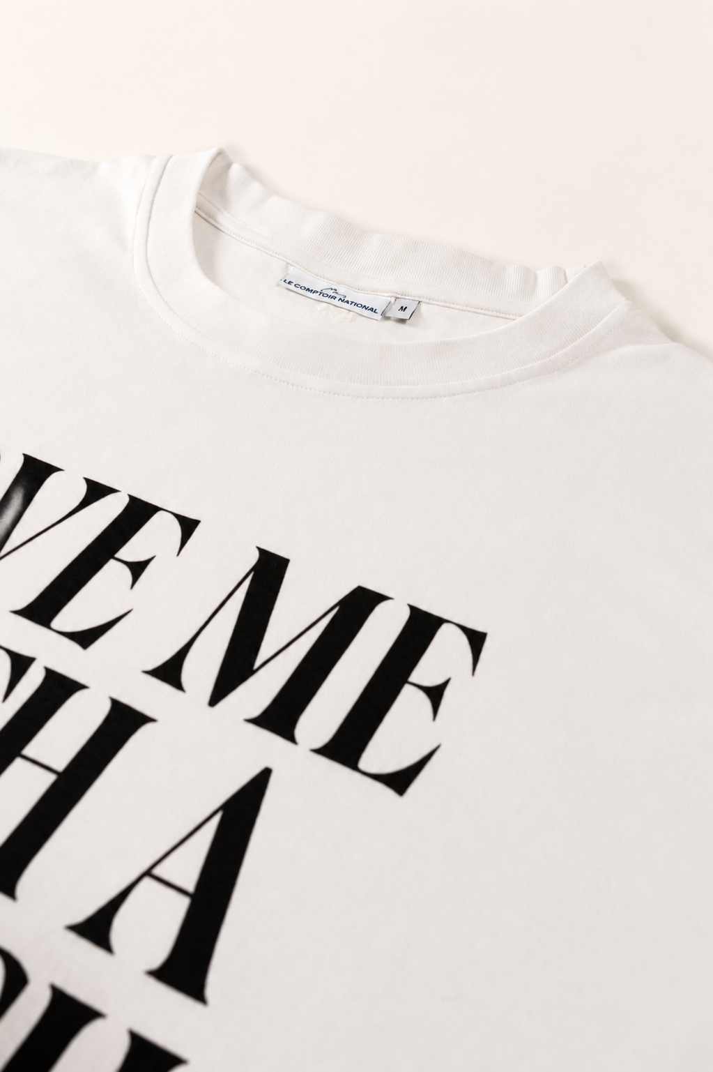 T-Shirt Love Me with a French Accent – Cloud Dancer